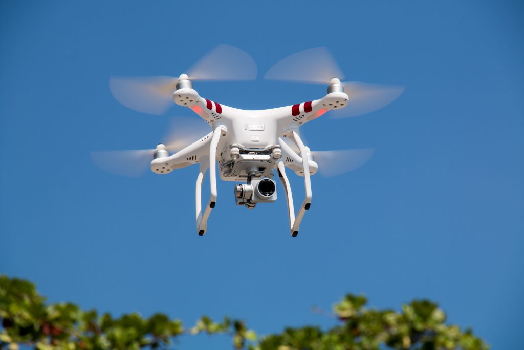 Teknologi Terdepan dalam Monitoring Emisi dengan CGA Cems.id 
Foto oleh Inmortal Producciones: https://www.pexels.com/id-id/foto/drone-terbang-melawan-langit-biru-336232/