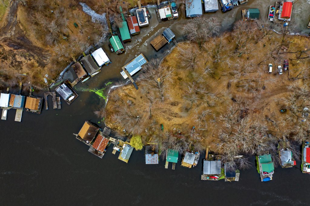 CEMS.id: Keunggulan Solusi Lingkungan
Foto oleh Tom Fisk: https://www.pexels.com/id-id/foto/fotografi-udara-pulau-dekat-perairan-1645957/